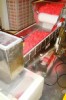 Vibrating screen for sweets